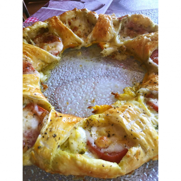 Délicieuse couronne méditerranéenne 