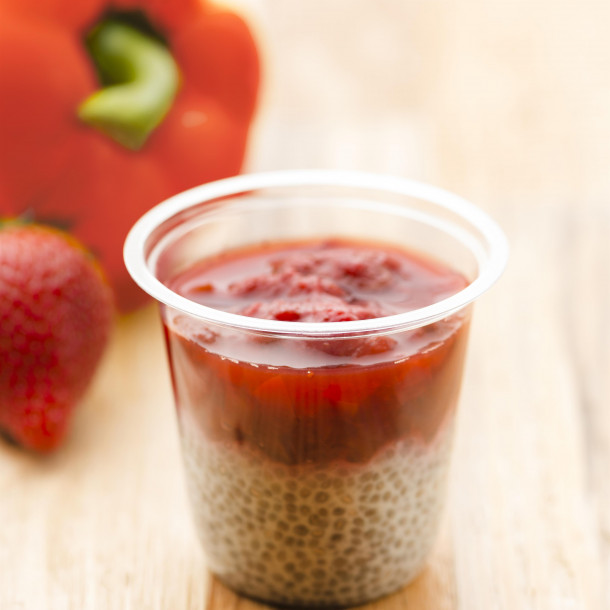 Dessert aux graines de Chia, compotée de fraise & poivron rouge 
