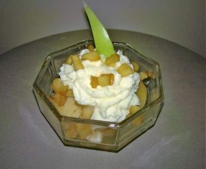 Dessert glacé de pomme flambée au Calvados en verrine