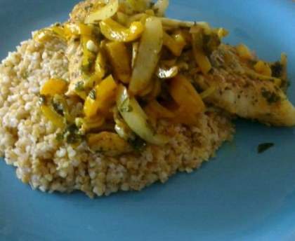 Dos de cabillaud au curry, poivron et piment