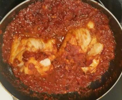 Dos de cabillaud sauce basquaise