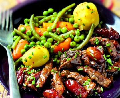 Emincé de boeuf aux dattes et aux raisins