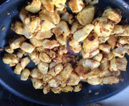 Emincé de poulet aux épices et lait de coco