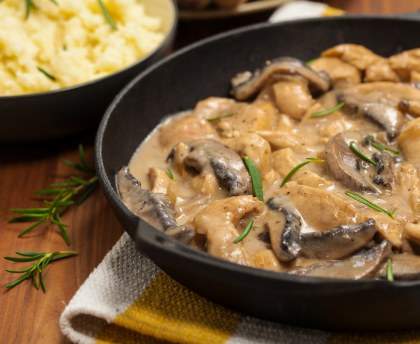 Emincés de dinde sauce champignons-crème