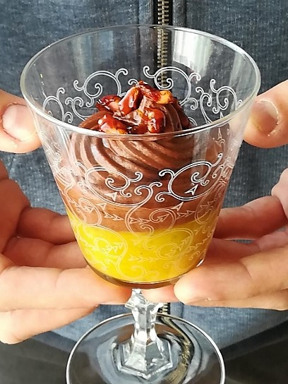 Entremet mangue-chantilly coco-chocolat