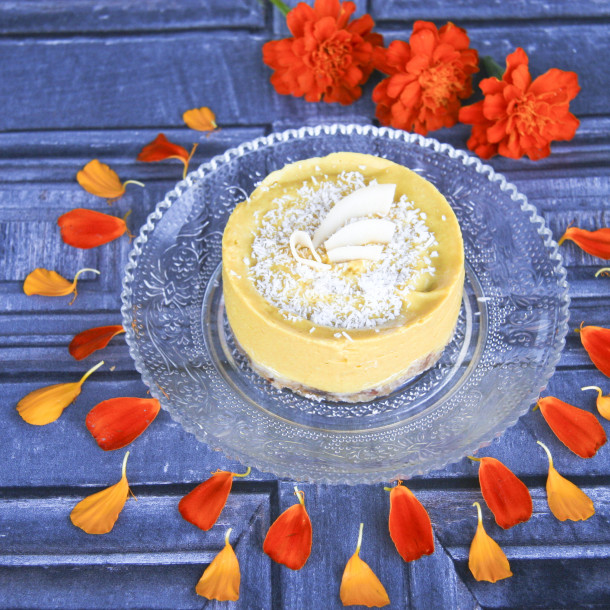 Entremet sans cuisson à la mangue et crème de coco