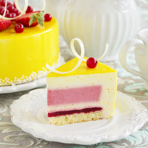 Entremets citron-fruits rouges