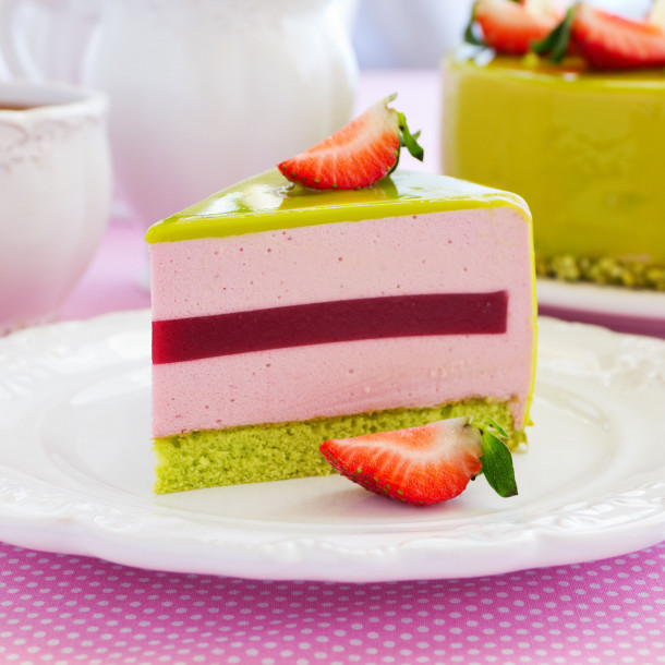 Entremets fraises-pistache