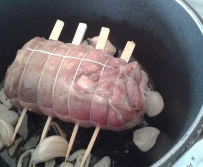 Epaule d'agneau farcie au cognac