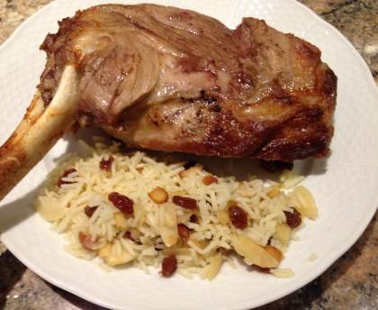 Epaule d'agneau rôtie et riz aux amandes