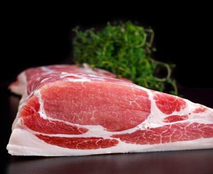 Fabriquer soi-même son petit salé (poitrine de porc)