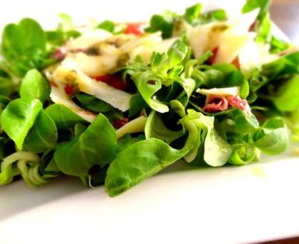 Fabuleuse salade avec magret de canard et ses jolies petits accompagnements !