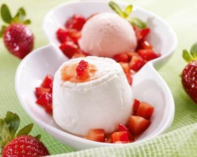 Faisselle et déclinaison de fraises