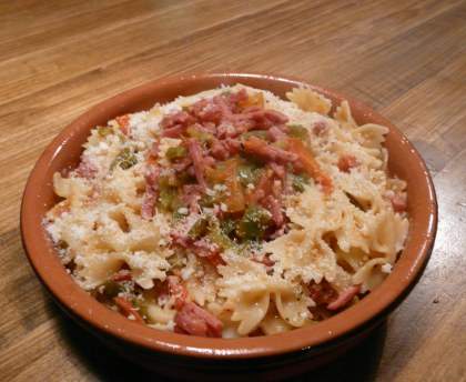 Farfalle aux poivrons et au bacon