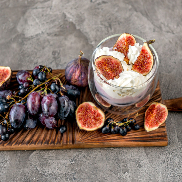 Figues confites et fromage au lait de brebis 