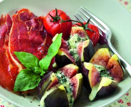 Figues rôties au bleu et au lard