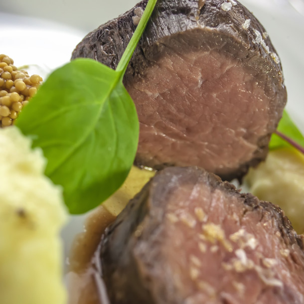 Filet de boeuf à la sauce Moutarde Originale Maille au vin blanc et au miel
