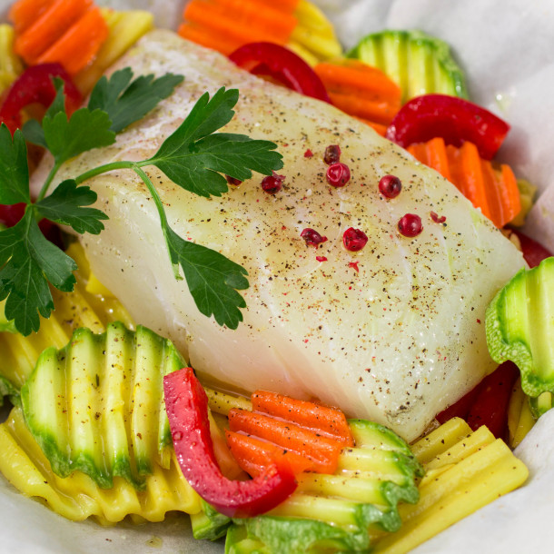 Filet de cabillaud, courgettes et carottes au wok