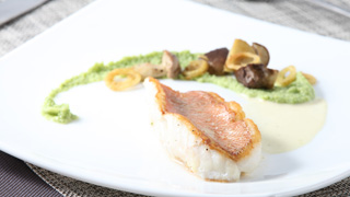 Filet de Sébaste, mousseline de brocolis aux champignons beurrés à la Citronnelle