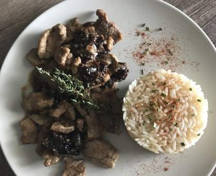 Filet mignon aux pruneaux et au vin blanc