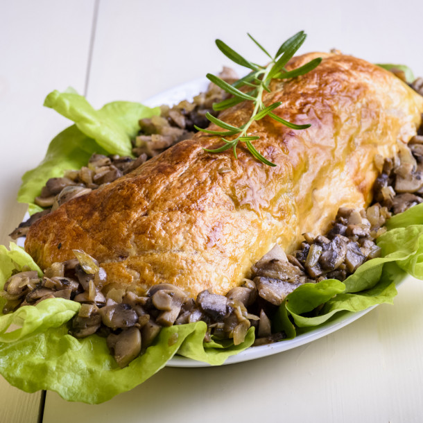 Filet mignon en croûte aux petits champignons