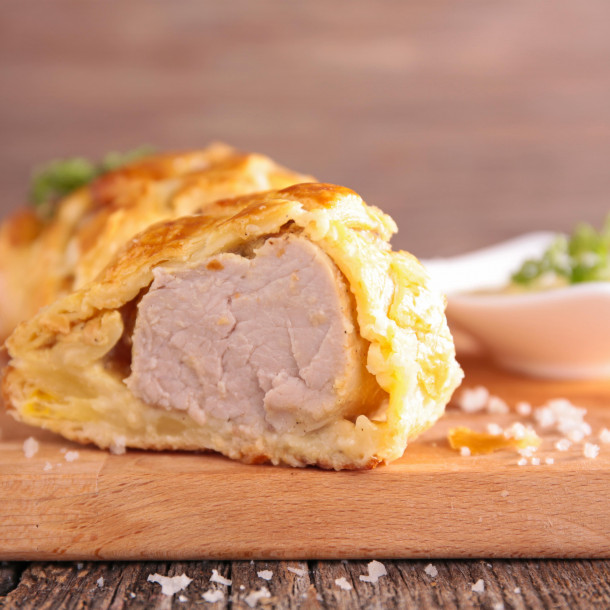 Filet mignon et fondue d'oignons en croûte  