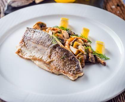 Filets de daurade aux champignons et à la crème
