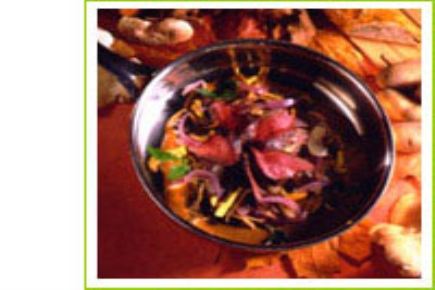 Filets de renne aux oignons et champignons