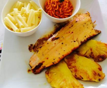 Filets de truite à l'ananas et au basilic