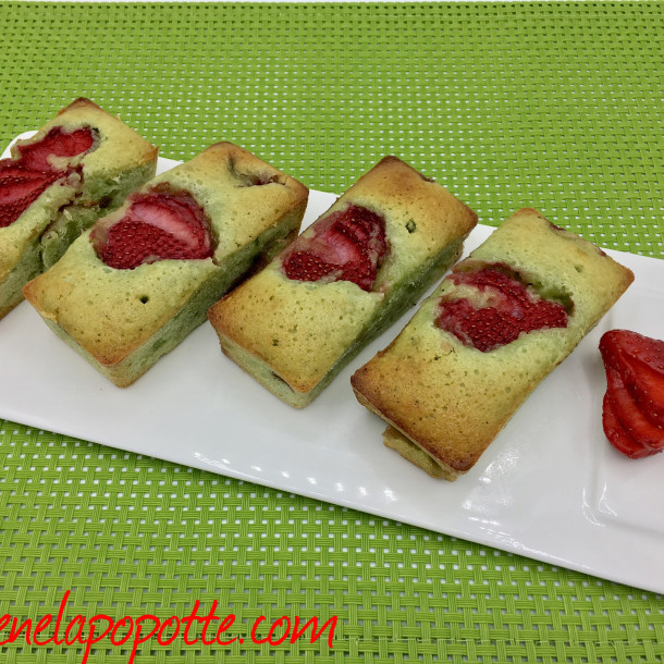 Financiers à la pistache et fraises