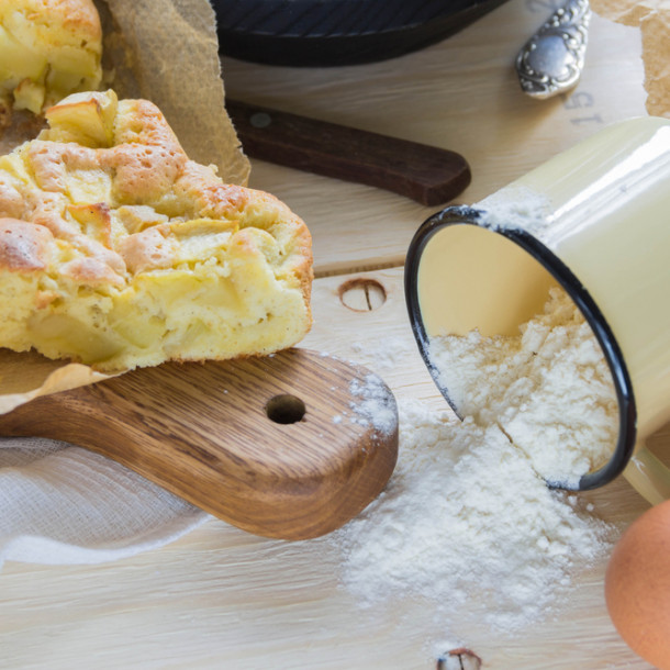 Flan aux pommes et noisettes aromatisé à la cannelle