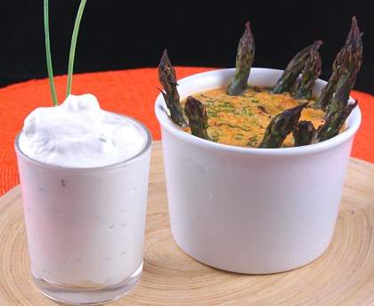 Flan d'asperges vertes et sa crème fouettée ciboulette