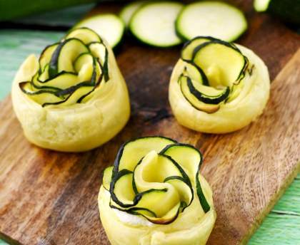 Fleurs de courgettes au chèvre frais et à la menthe