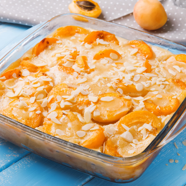 Flognarde aux pêches et aux amandes