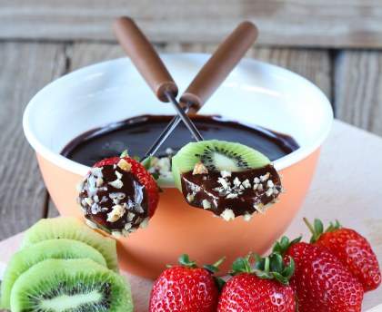 Fondue au chocolat et aux fruits frais
