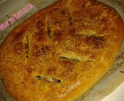 Fougasse aux olives et aux lardons