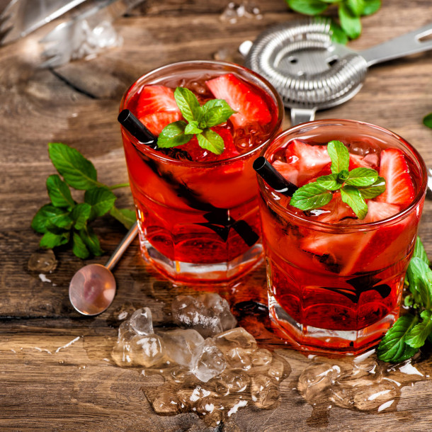 Fraises au vin et à la menthe