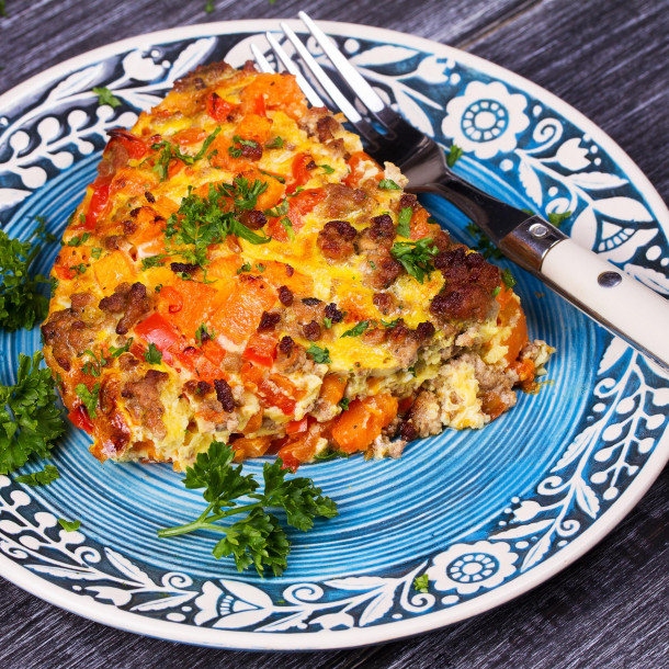Frittata poivrons, saucisses et maïs