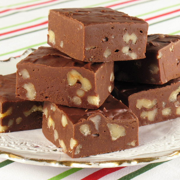 Fudge au chocolat au lait, caramel et noisettes