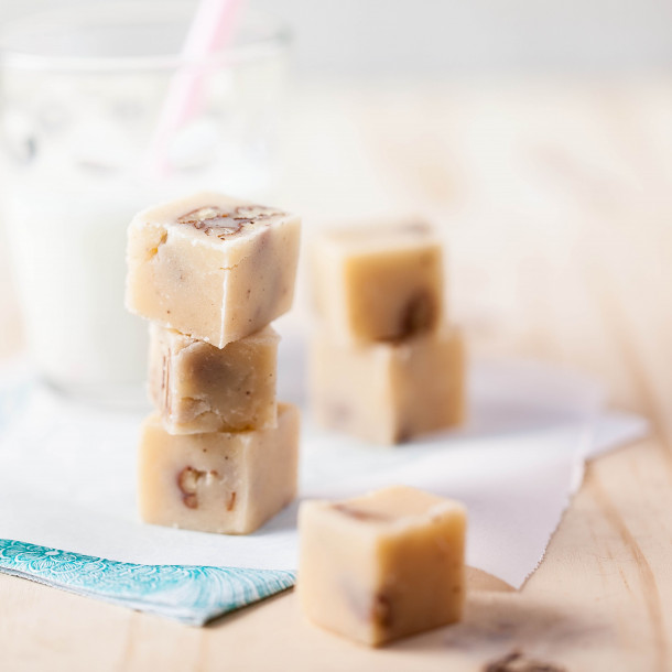 Fudge caramel au beurre salé et noix de pécan
