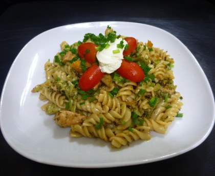 Fusilli aux poulet, poivron, broccoli et sauce Satay
