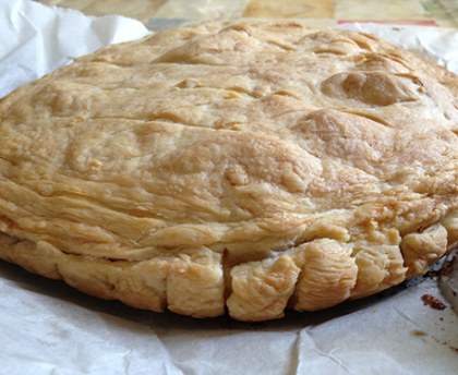 Galette des rois fourrée aux pommes et à la crème pralinée