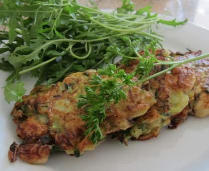 Galettes à la courgette, champignons et persil