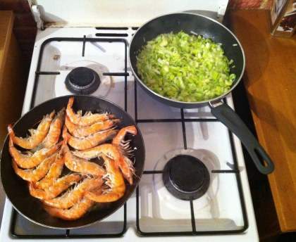 Gambas grillées à la crème aux échalotes et fondue de poireaux