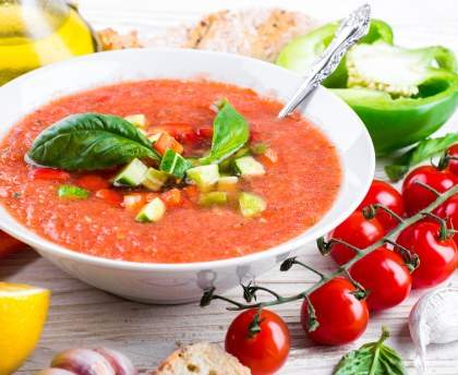 Gaspacho de tomates au basilic