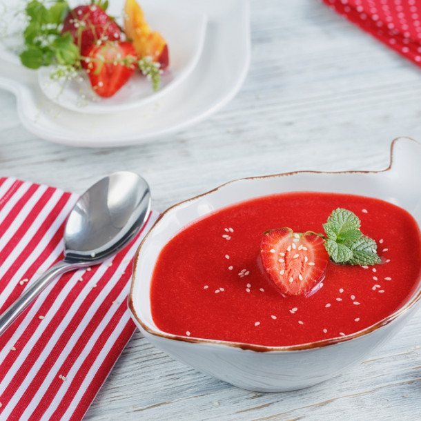 Gaspacho surprise concombre, fraises et framboises