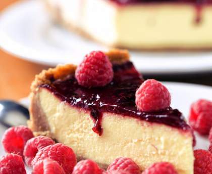 Gâteau au speculoos, fromage blanc et coulis de framboise