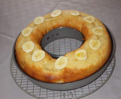 Gâteau au yaourt et morceaux de banane