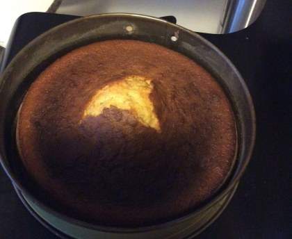 gâteau aux noisettes et pépites de chocolat