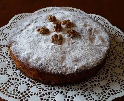 Gâteau aux noix, pommes et chocolat noir